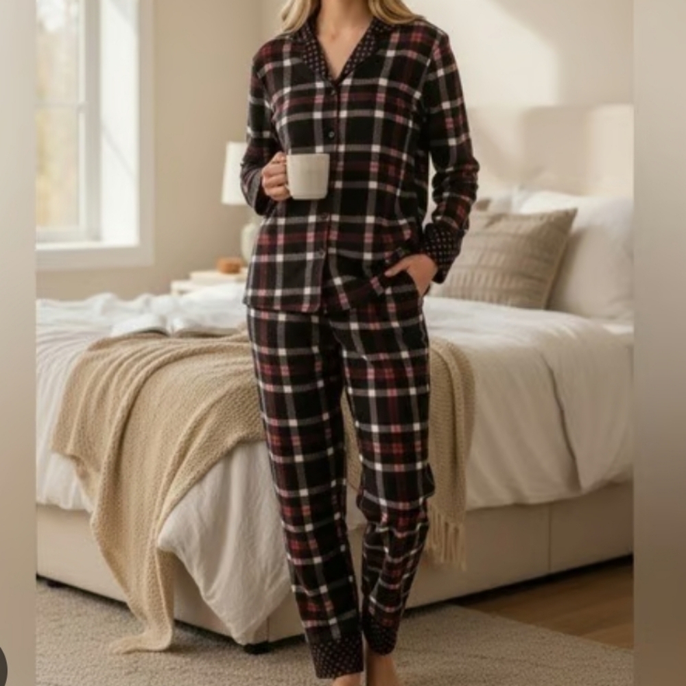 Vera Bradley Notch Collar Cotton Plaid Pajama Set Size Medium Black White & Red